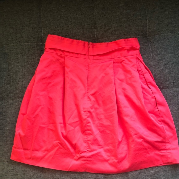 BCBG mini skirt with side bow - Picture 3 of 7